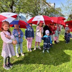 Kinderhaus_Spatzennest_lasst uns nicht im Regen stehen 2