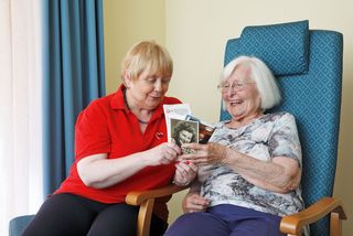 Wir legen viel Wert auf eine empathische Pflege und Betreuung in jedem AWO Altenheim in Schweinfurt Wir legen viel Wert auf eine empathische Pflege und Betreuung in jedem AWO Altenheim in Schweinfurt